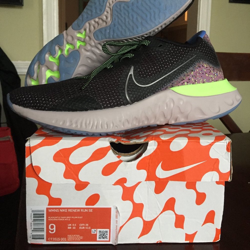 WMNS NIKE Renew Run SE size 9